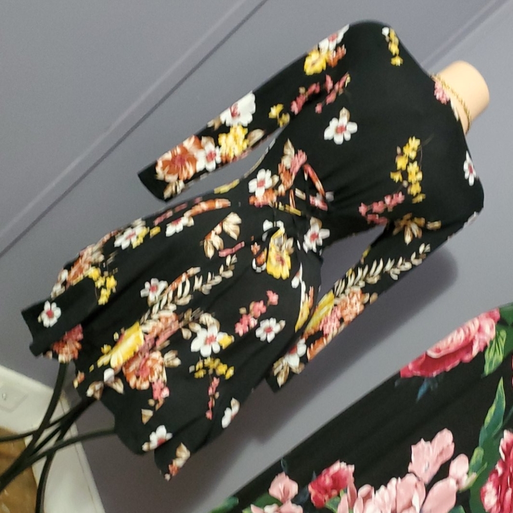 Stunning Black Floral Day Dress - Picture 4 of 8